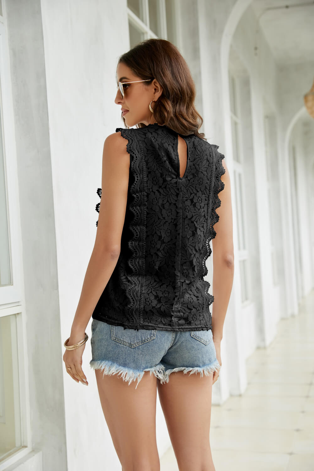 swvws Lace Scalloped Keyhole V-Neck Tank