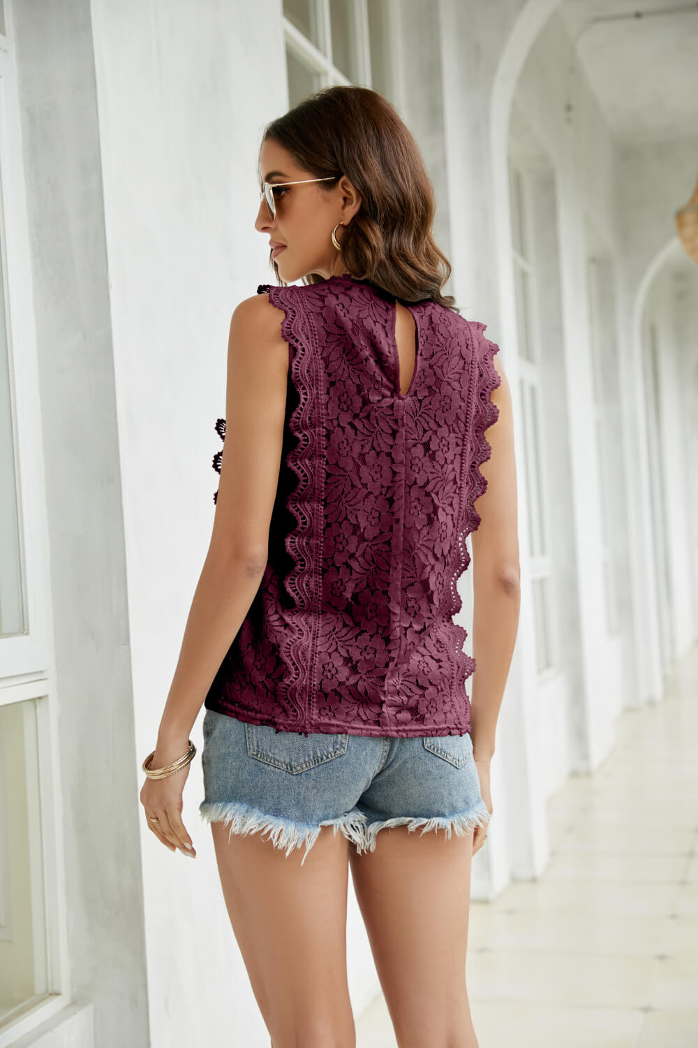 swvws Lace Scalloped Keyhole V-Neck Tank