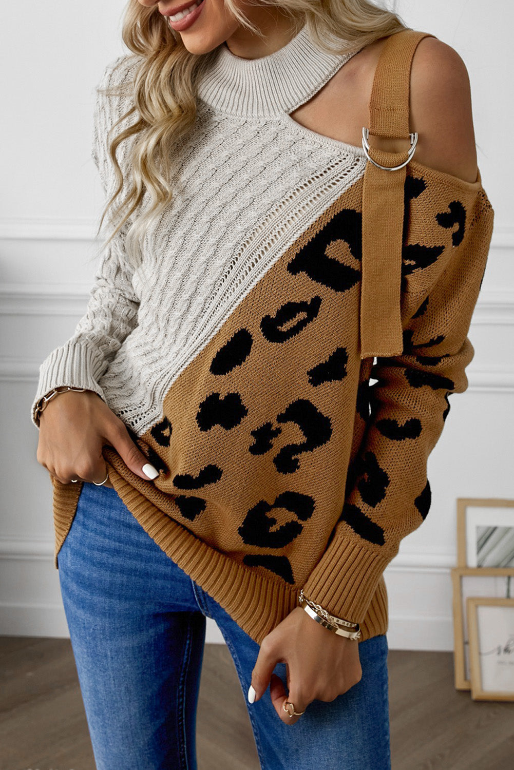 swvws Leopard  Block Turtleneck Sweater