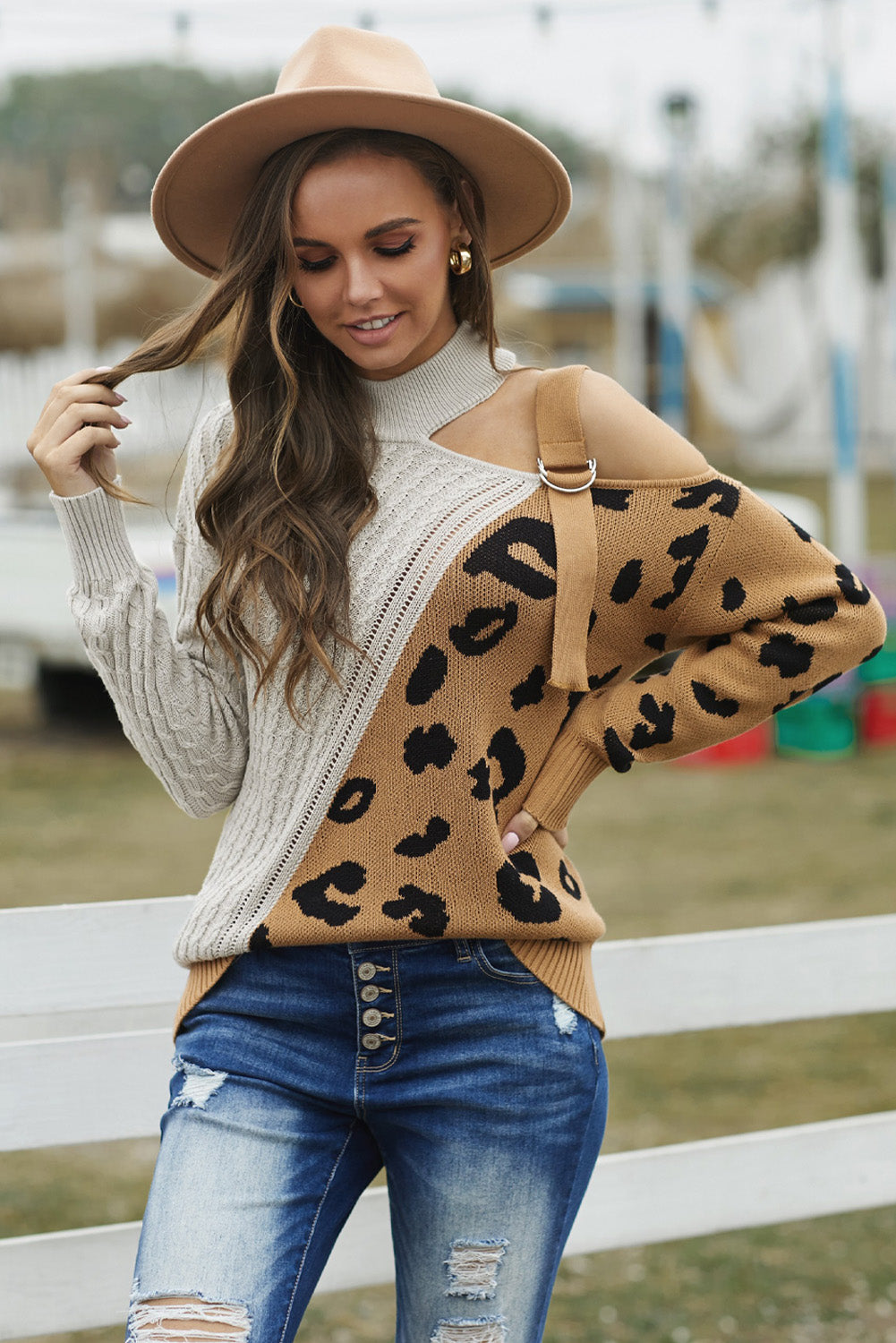 swvws Leopard  Block Turtleneck Sweater