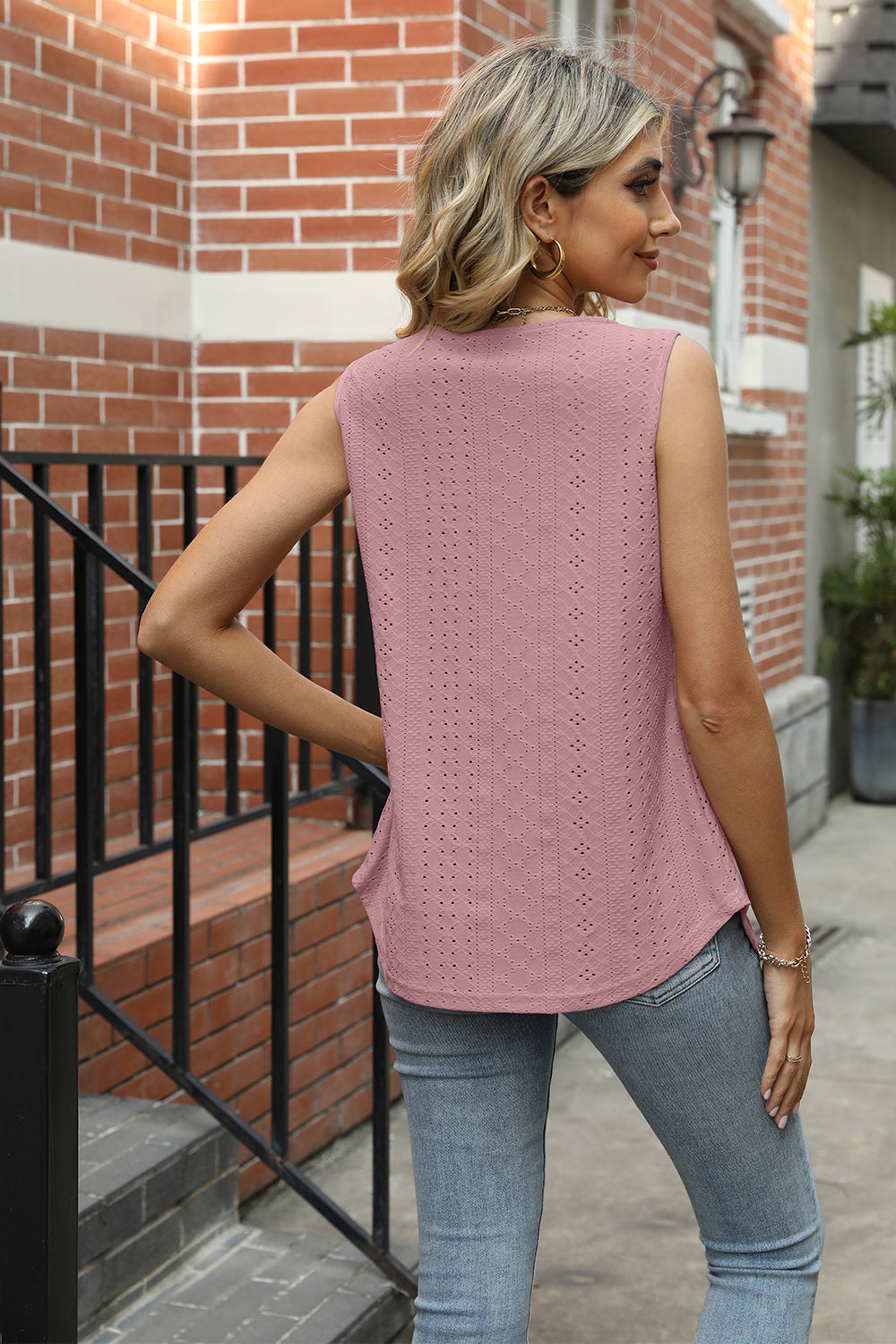 swvws Eyelet Square Neck Tank