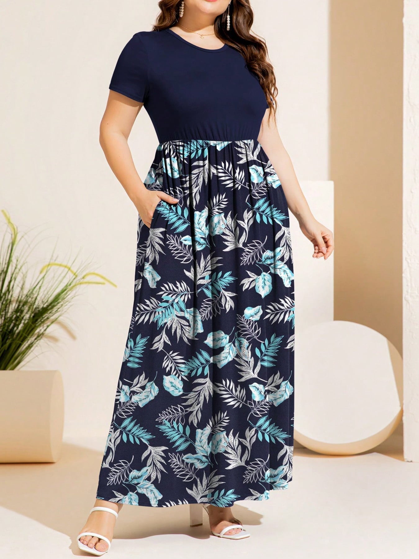 swvws Plus Size Printed Round Neck Short Sleeve Maxi Dress