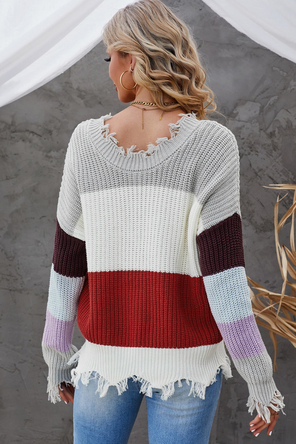 swvws Color Block Distressed V-Neck Ribbed Sweater