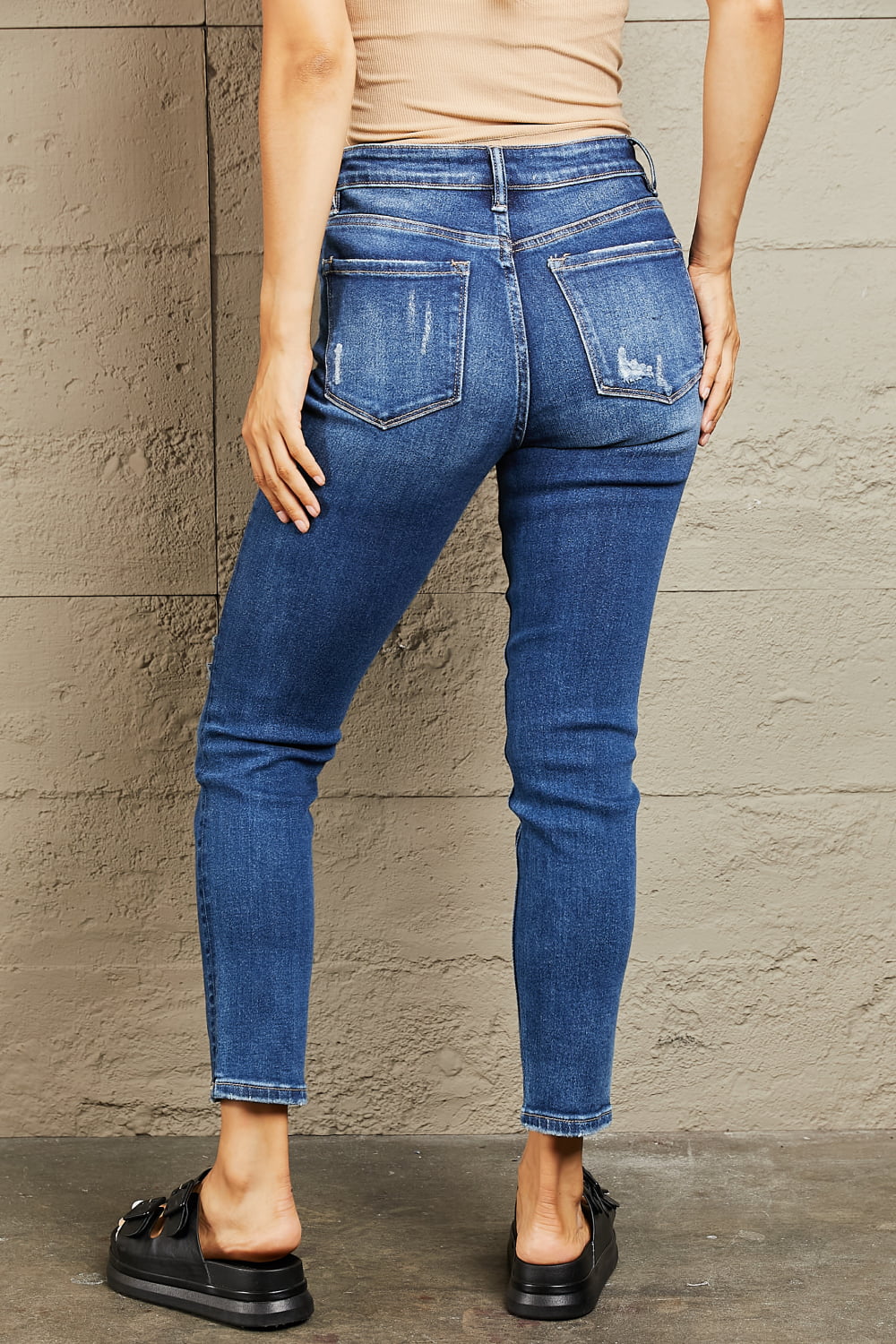 swvws BAYEAS Mid Rise Distressed Slim Jeans