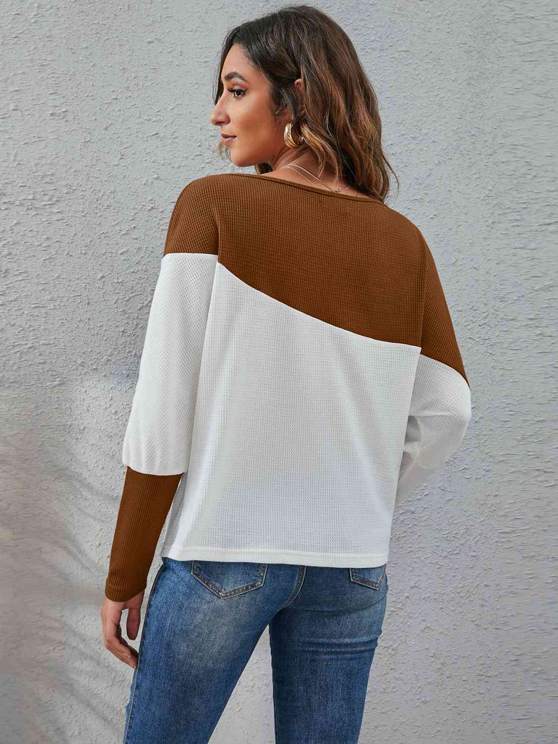 swvws Two-Tone Boat Neck Knit Top