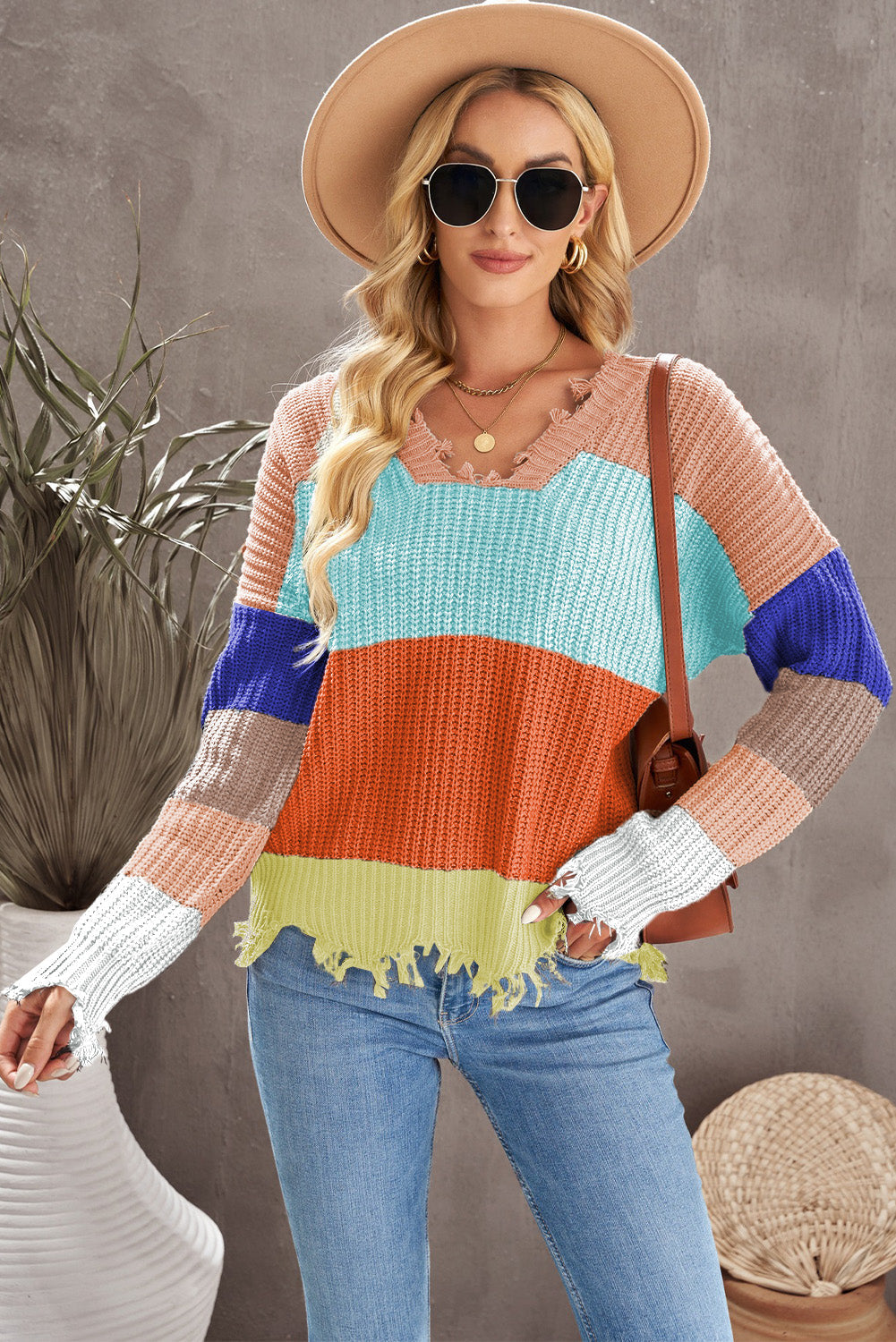 swvws Color Block Distressed V-Neck Ribbed Sweater