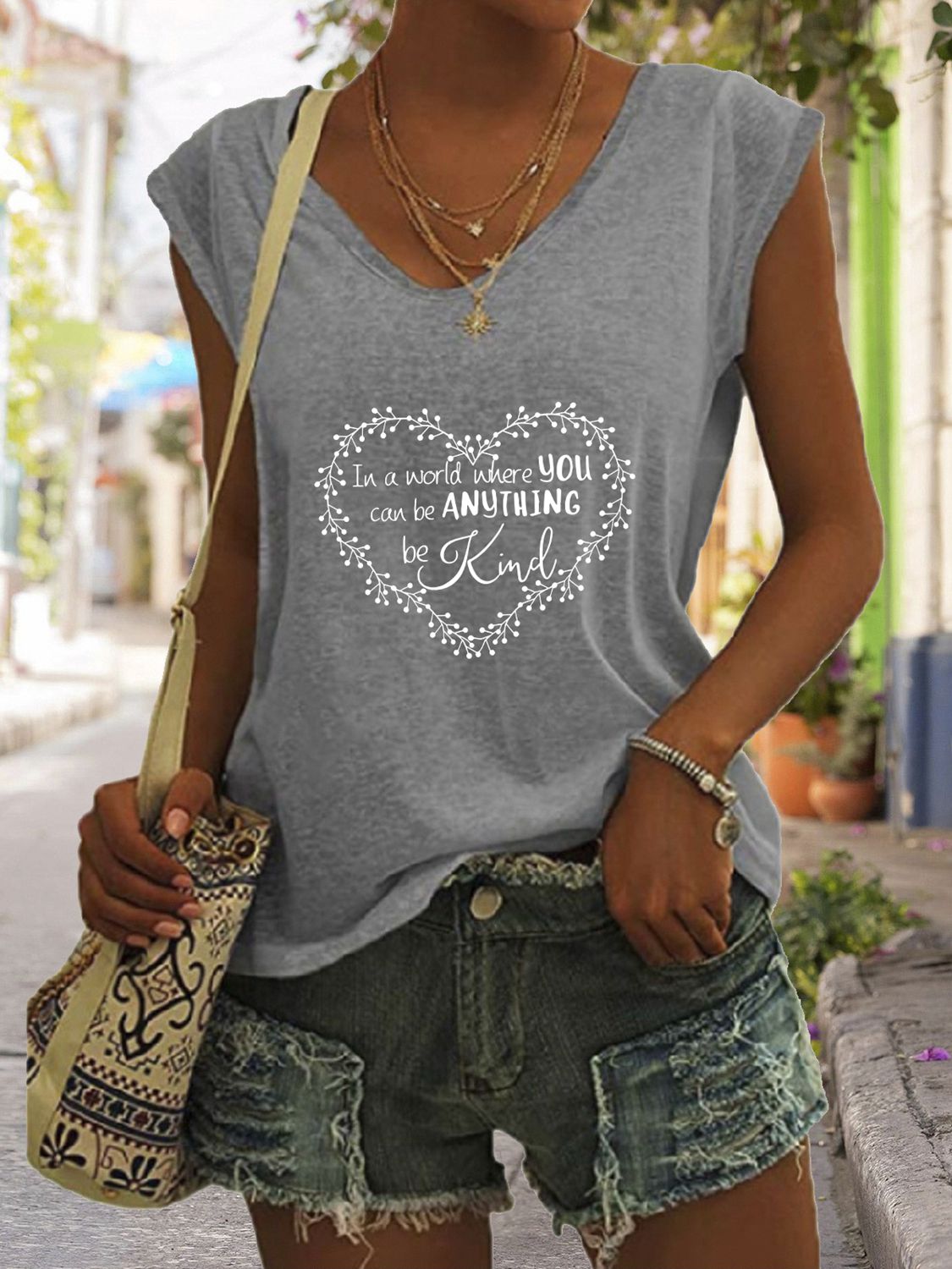 swvws Full Size Heart Graphic V-Neck Tank